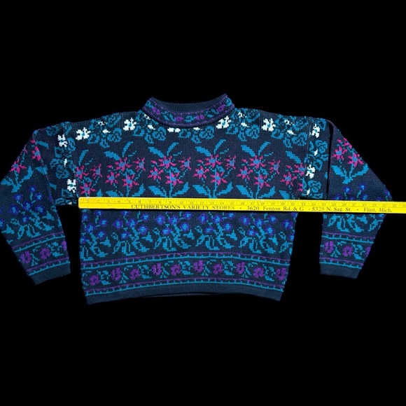 90’s Flower Print High Collar Sweater - Picture 6 of 12